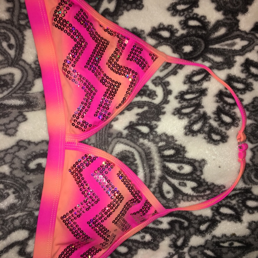 Bikini - Picture 5 of 5